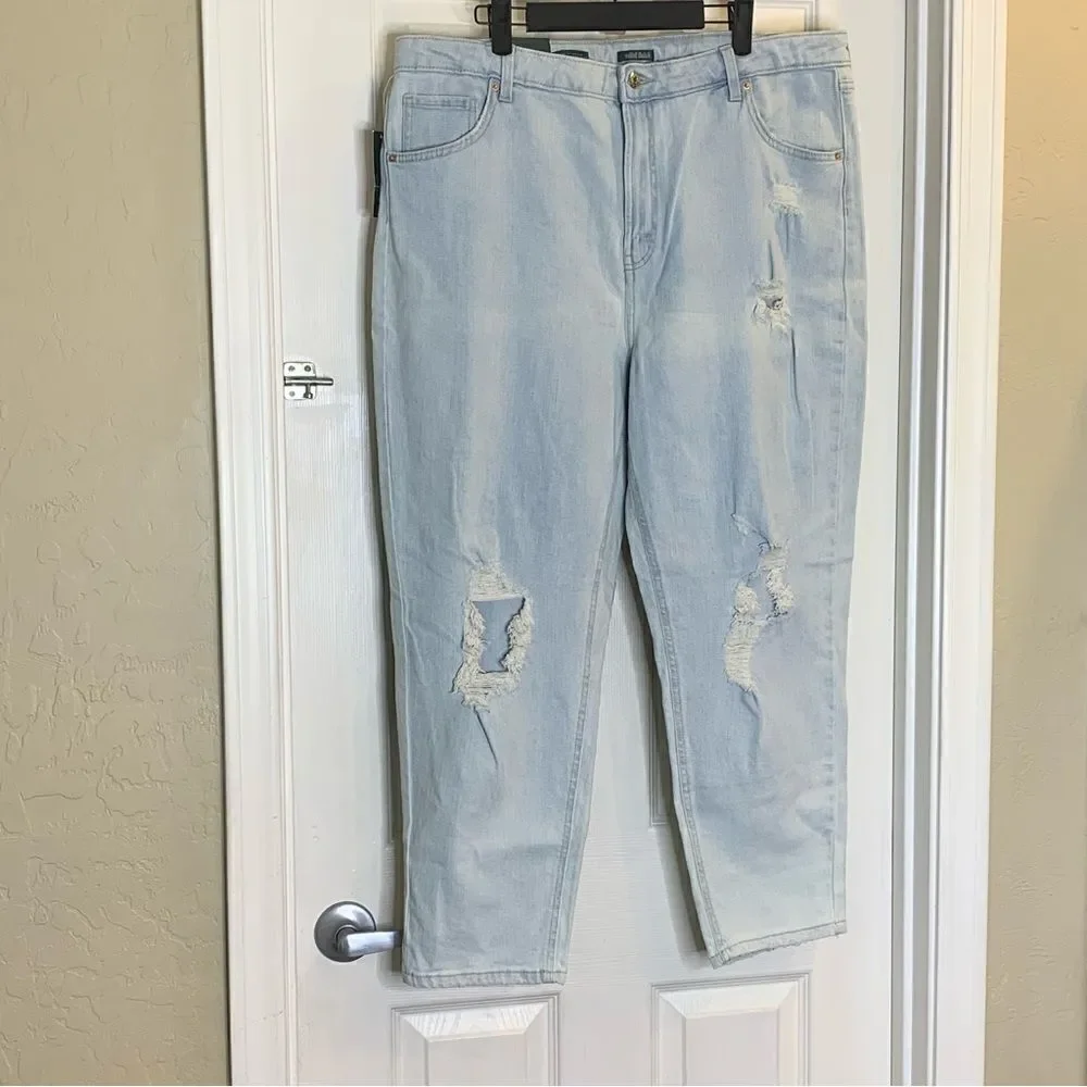 Wild Fable Highest Rise Mom Jeans Distressed Light Wash Size 18